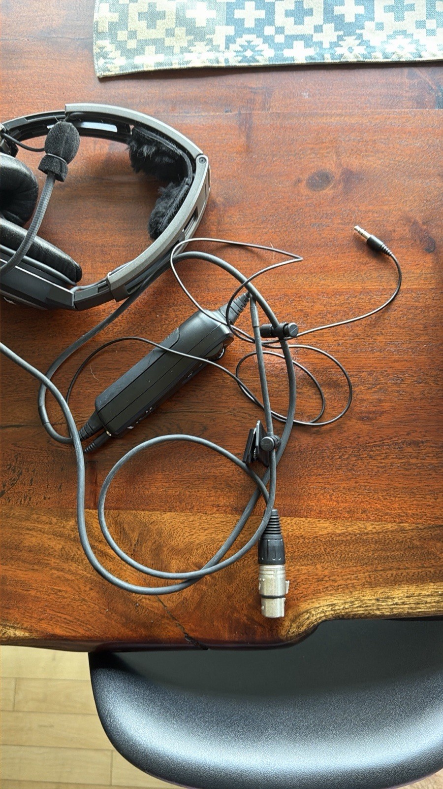 Bose A20 Aviation Headset XLR Panel Powered with Case - Good Condition