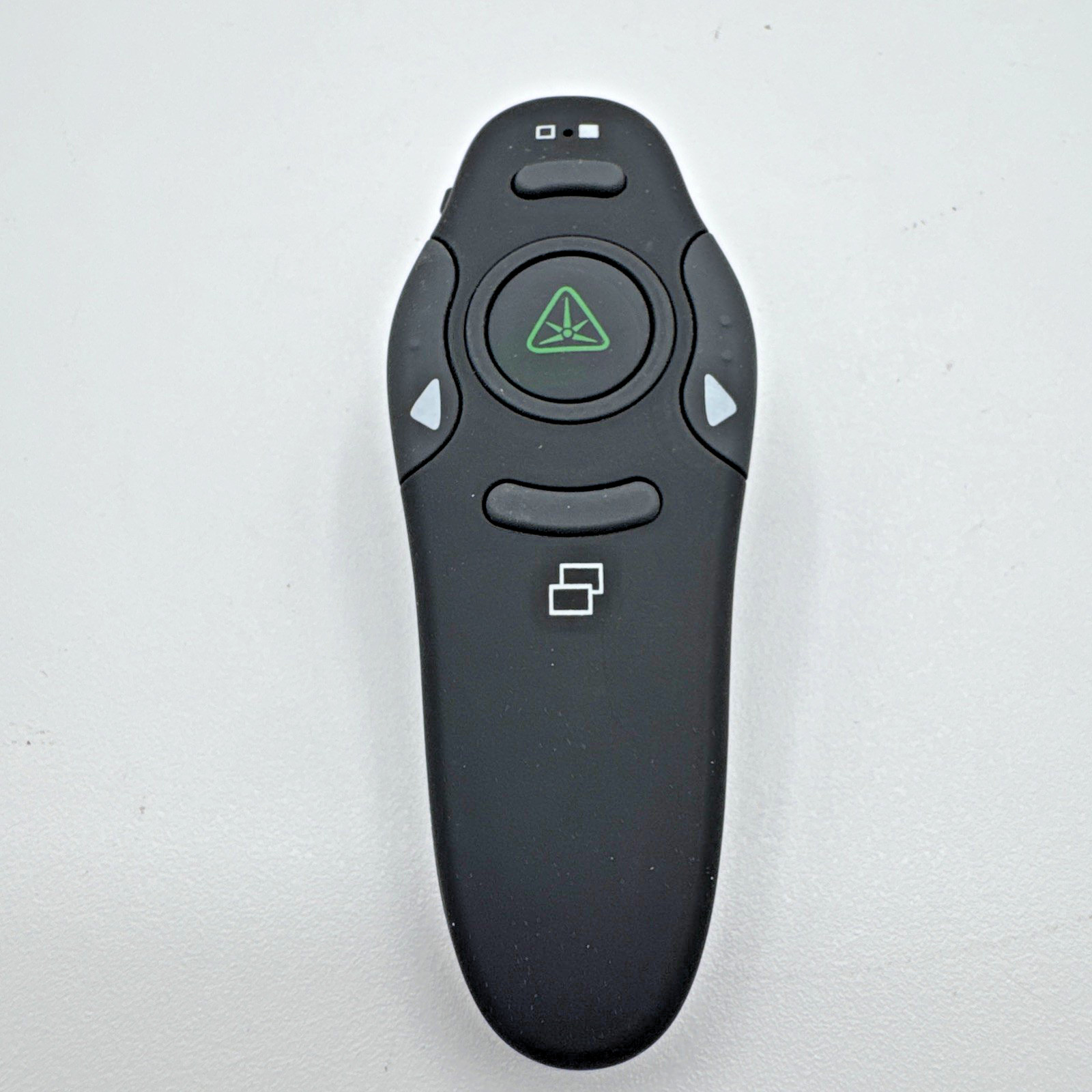 DinoFire D06 Green Laser Presentation Clicker Wireless USB Rechargeable Remote