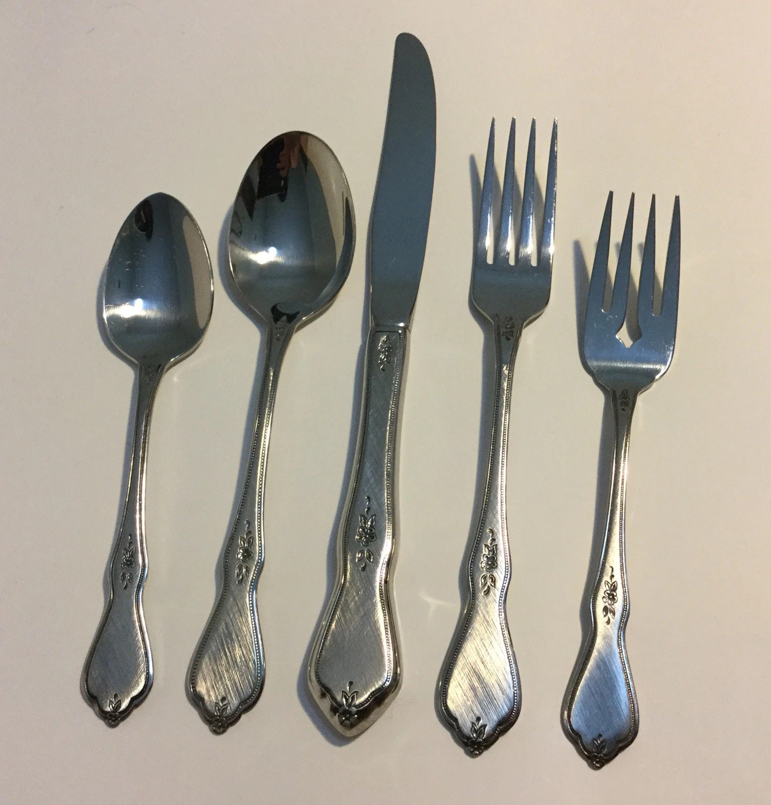 * ONEIDA - MORNING BLOSSOM - PROFILE - YOUR CHOICE - STAINLESS FLATWARE * EUC