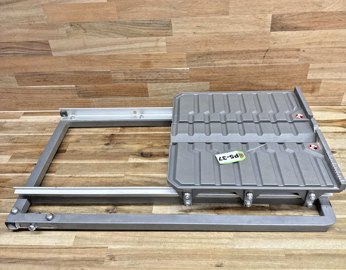 RIDGID R4031 9" Wet Tile Saw  sliding  assembly table with frame only- P5-37