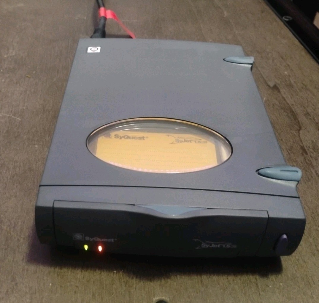 SyQuest SyJet 1.5GB External SCSI Drive - With 1.5GB Cartridge And Power Cord