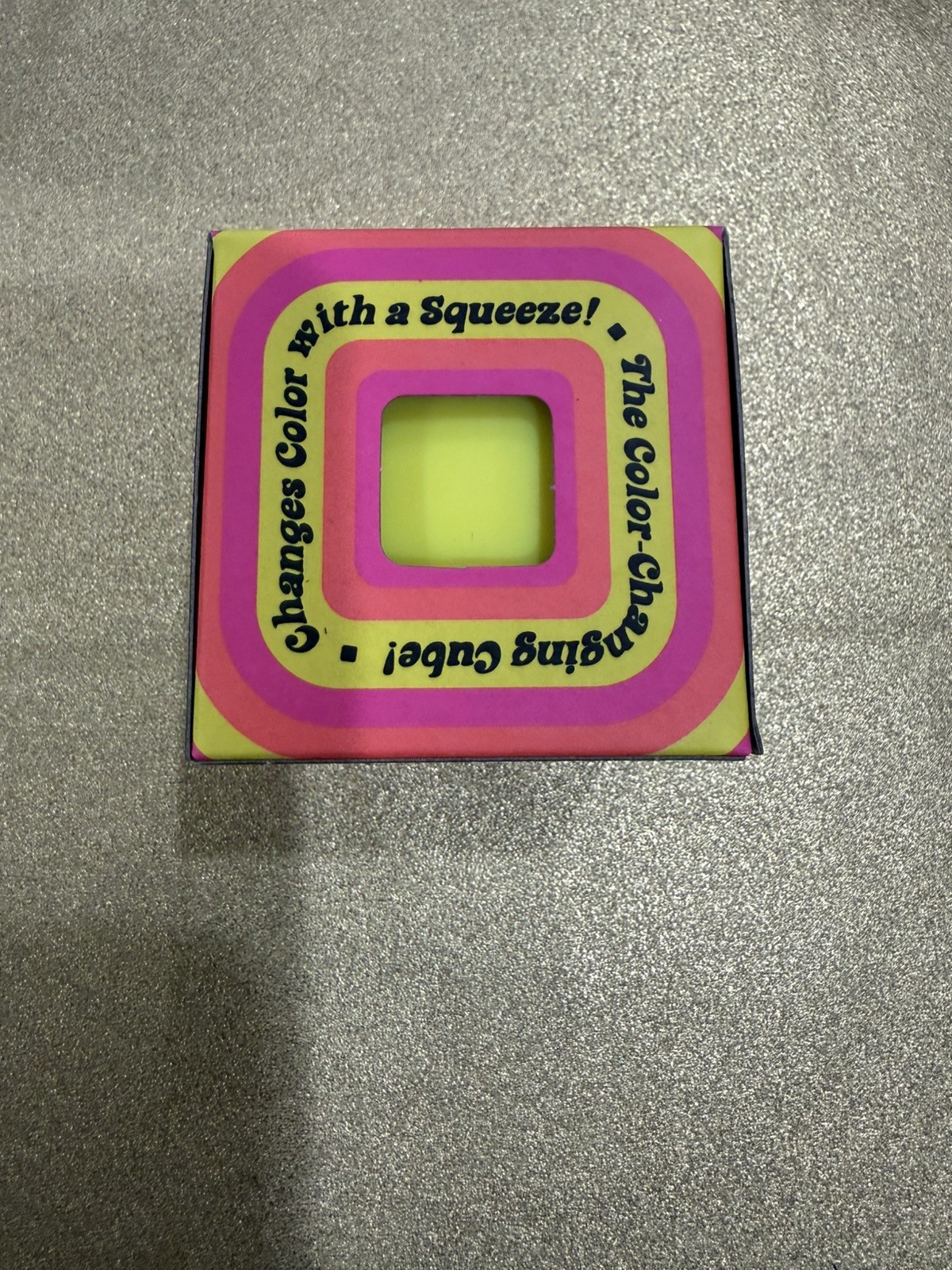 NeeDoh Color Change Cube Yellow Changes Color with a Squeeze! New & Sealed