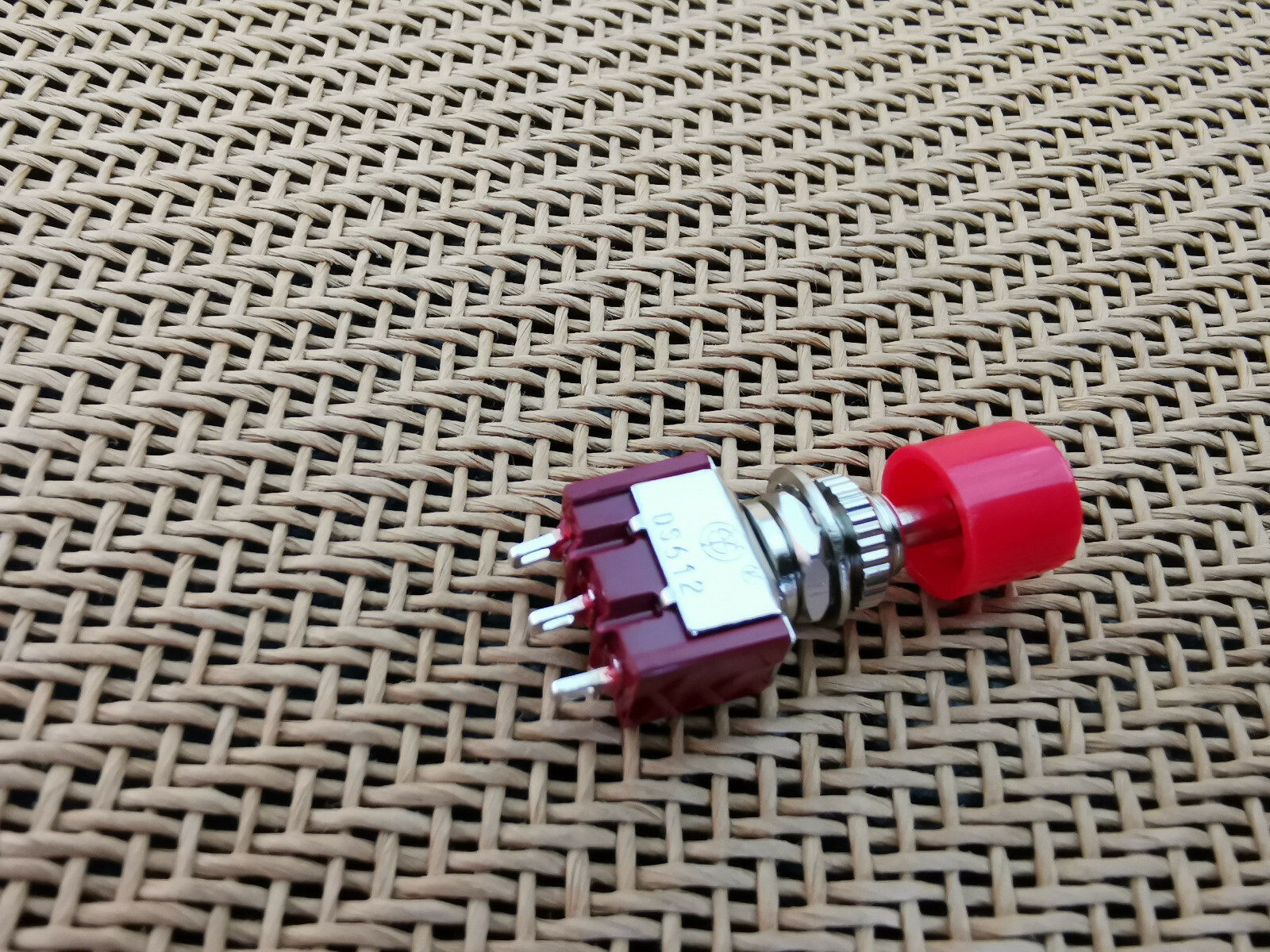 Precision Latching SPDT ON-ON Push Button Switch w Red Cap for 9v-12v-120v-250V