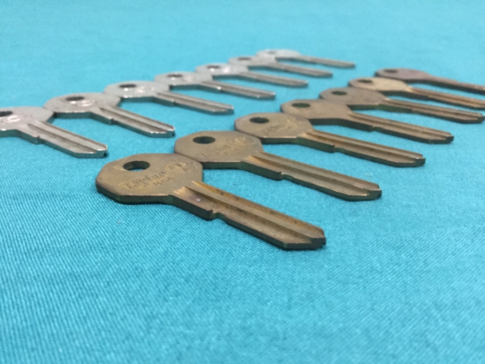 Dominion Lock & Taylor TB-40/H98A Key Blanks for GM, Set of 13 - Locksmith