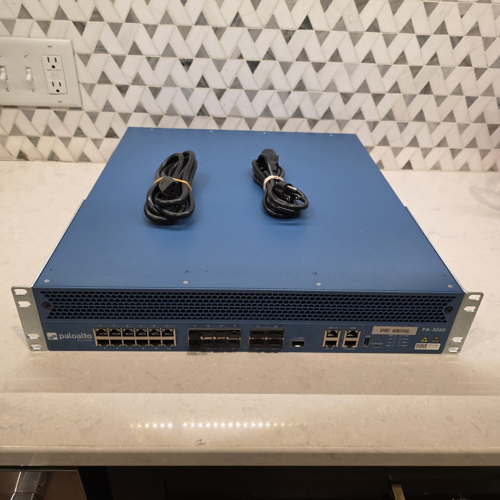Palo Alto PA-3260  Security Appliance Firewall w/ 2x Power. 240gb SSD. Tested