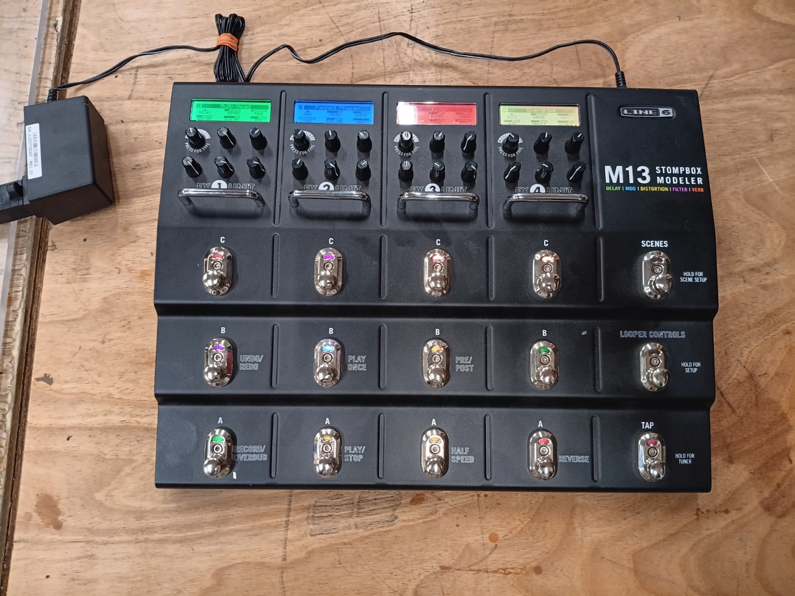 Line 6 M13 Stompbox Modeler Guitar Processor Pedal 75+ Effects