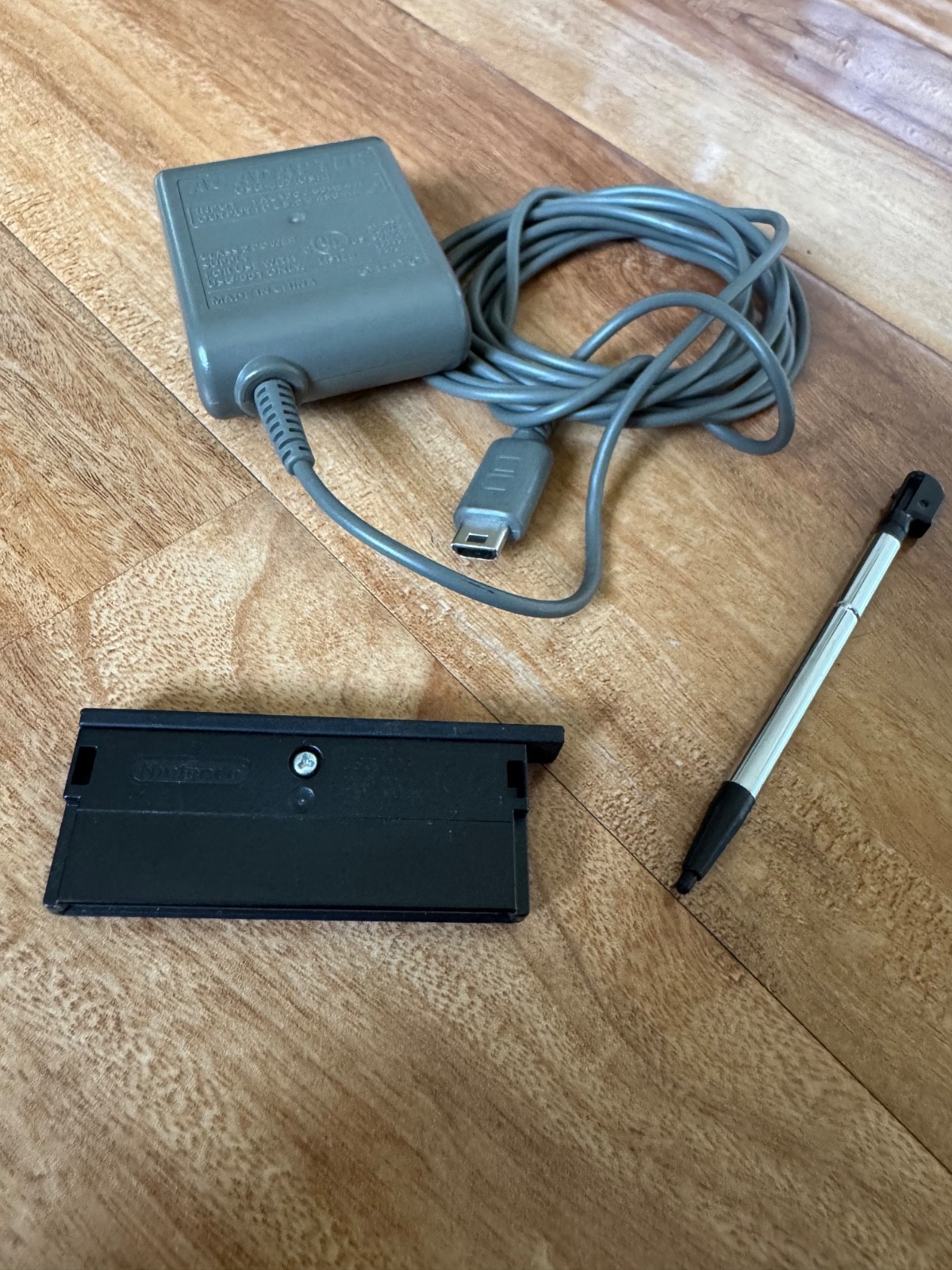 Nintendo DS Charger + Stylus Accessories