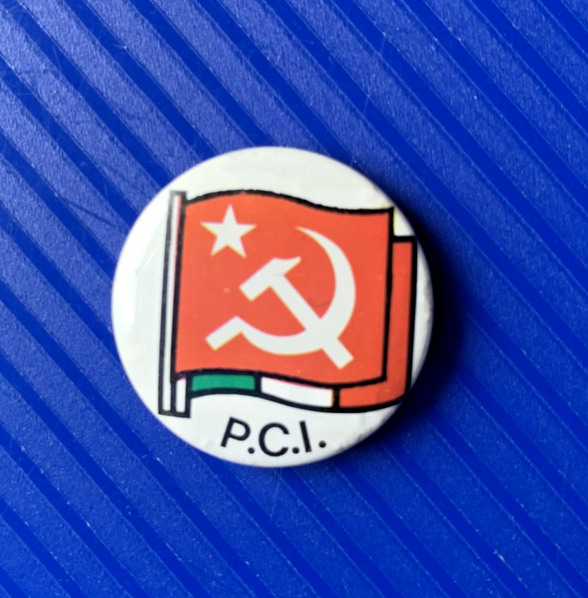 P.T.I._PORTITO COMUNISTA ITALIANO_POLITICAL BADGE - "FREE UK DELIVERY"