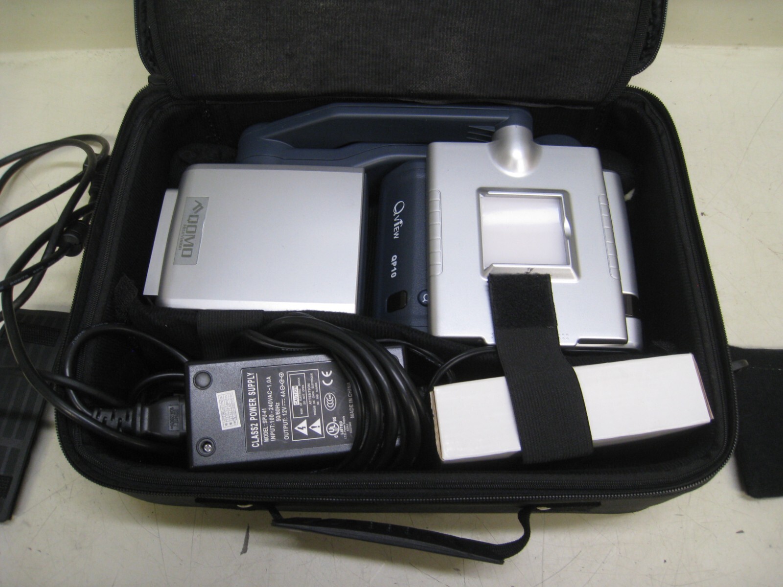 Qomo Qview QP10 Portable Digital Presenter Document Camera Kit with Adapter
