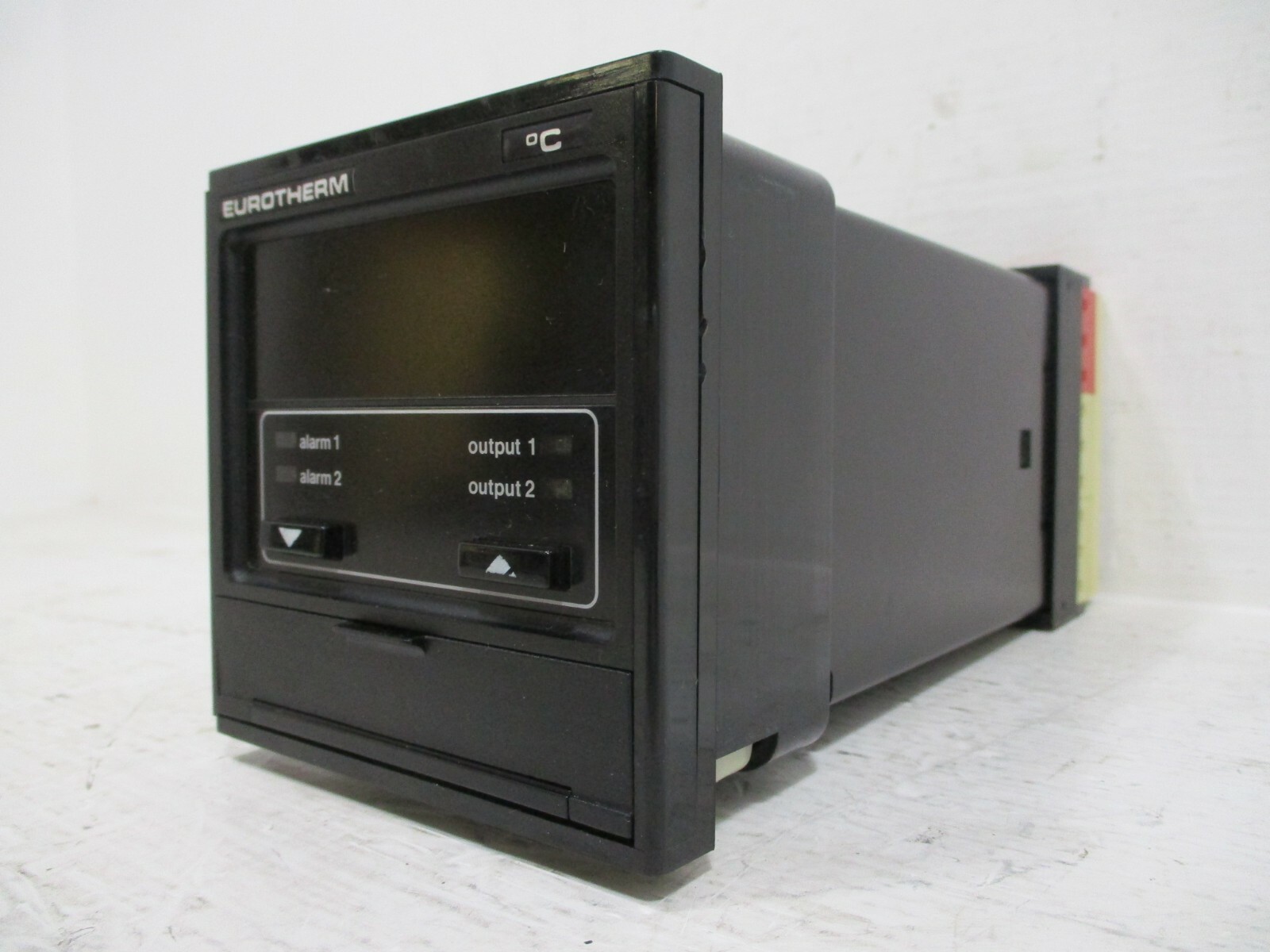 Eurotherm 810-047-000-070 Digital Temperature Controller 0-400 Celsius Control