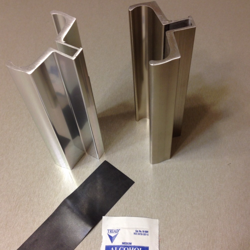 Brashed Nickel Frameless Shower Door Handle with Metal Strike