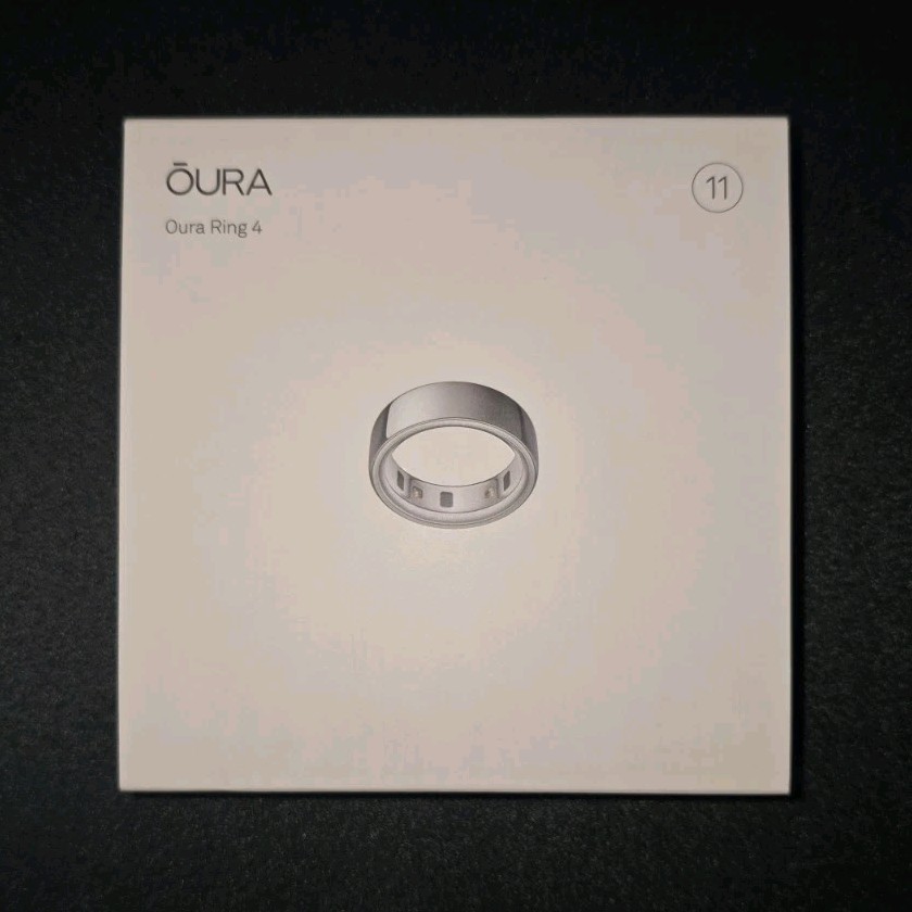Oura Ring 4 Bluetooth Silver Fitness Tracker Size 11 with Charger