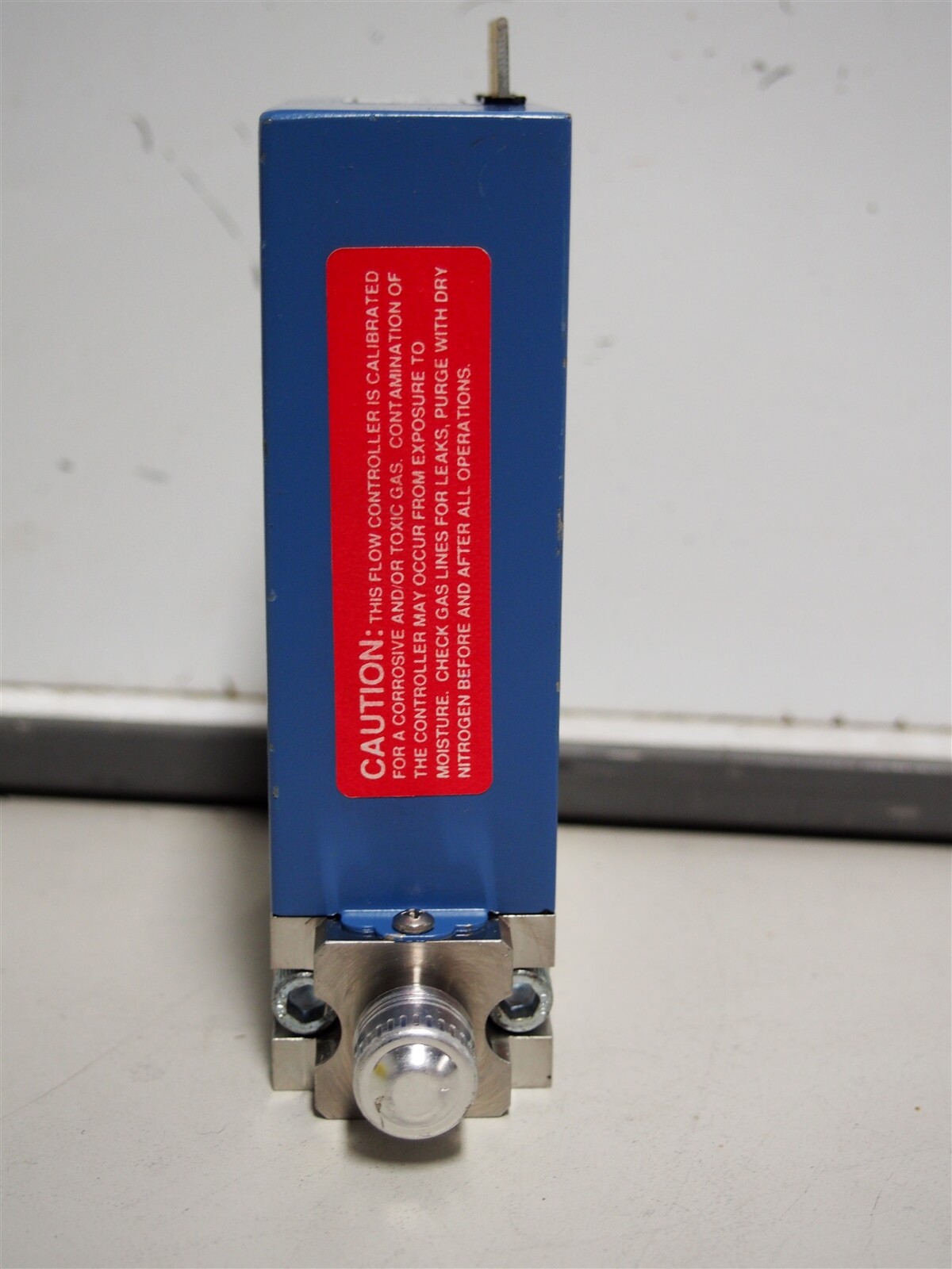 Unit Instruments UFC-1660 Mass Flow Controller 200 SCCM NF3