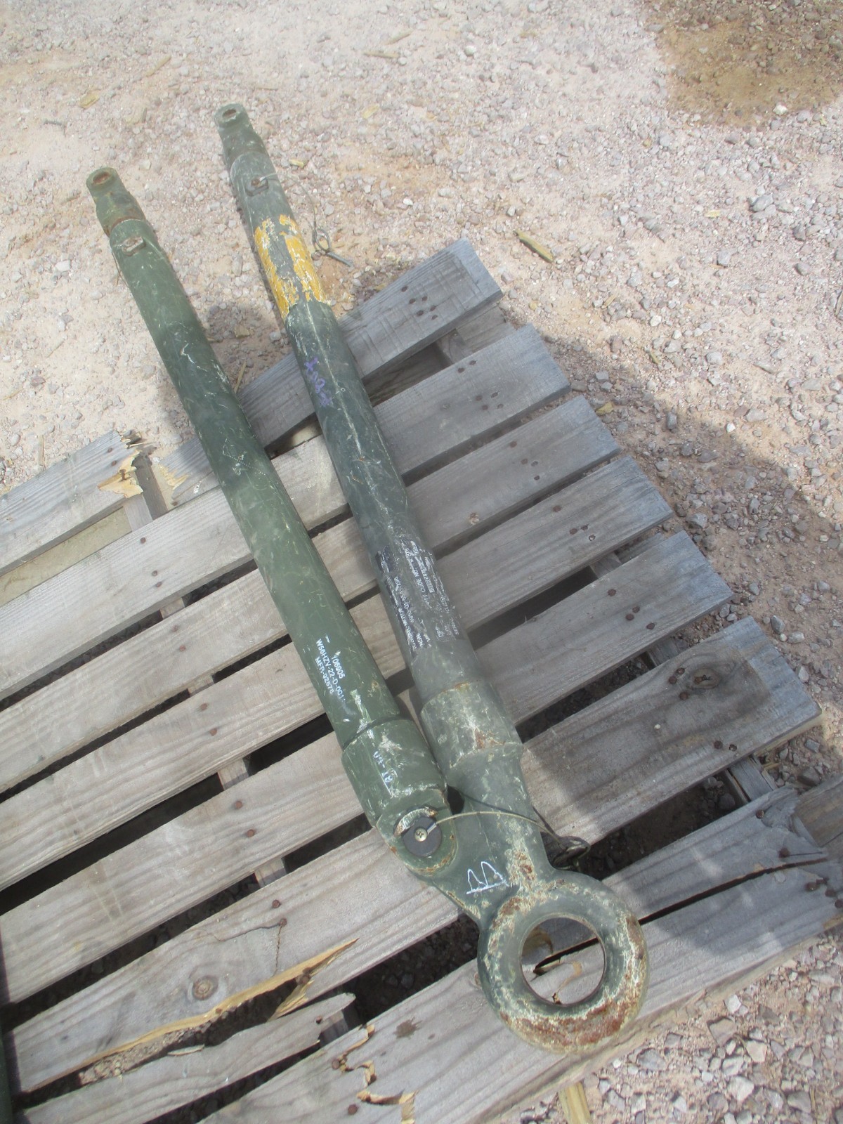 Used Military Medium Tow Bar, No Connectors, for Towing Up to 5-Ton Trucks