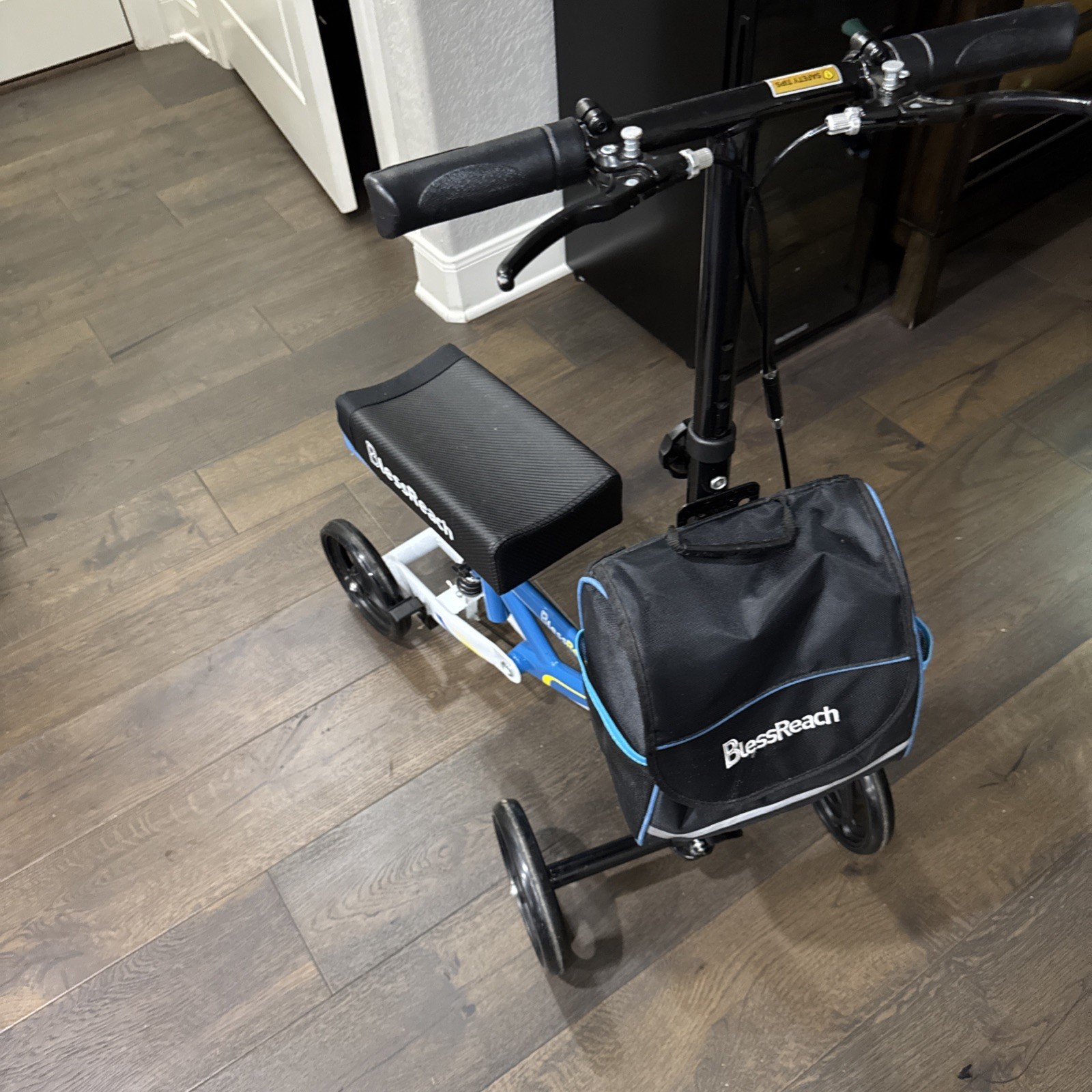Bless Reach Economy Knee Scooter, Steerable Knee Walker, Foldable Black