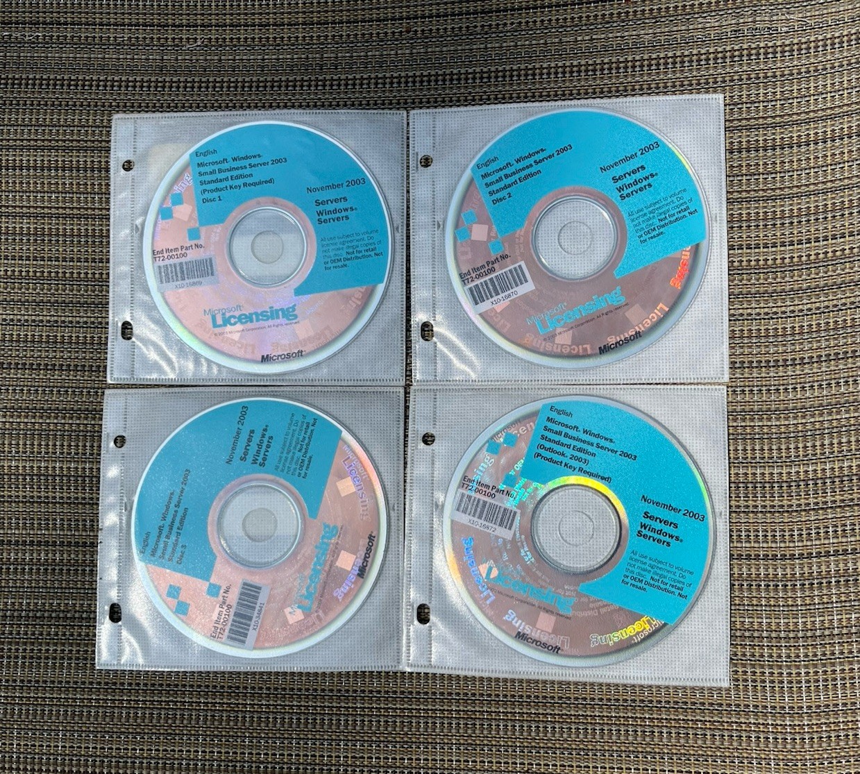 Microsoft Windows Server 2003 Standard Edition (w/Outlook)