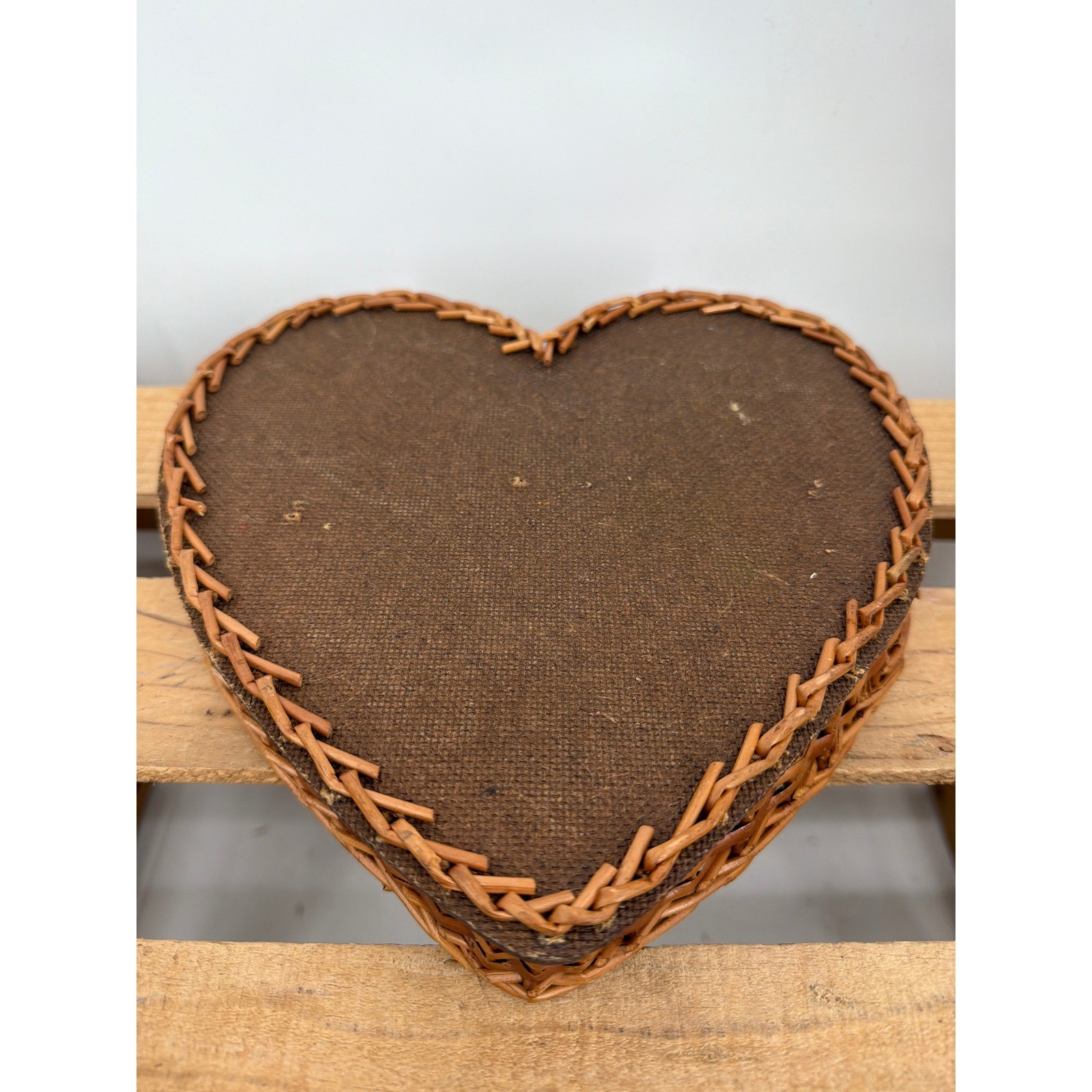 Vintage Heart Shaped Woven Wicker Basket Tray Brown Wood Base Farmhouse Decor