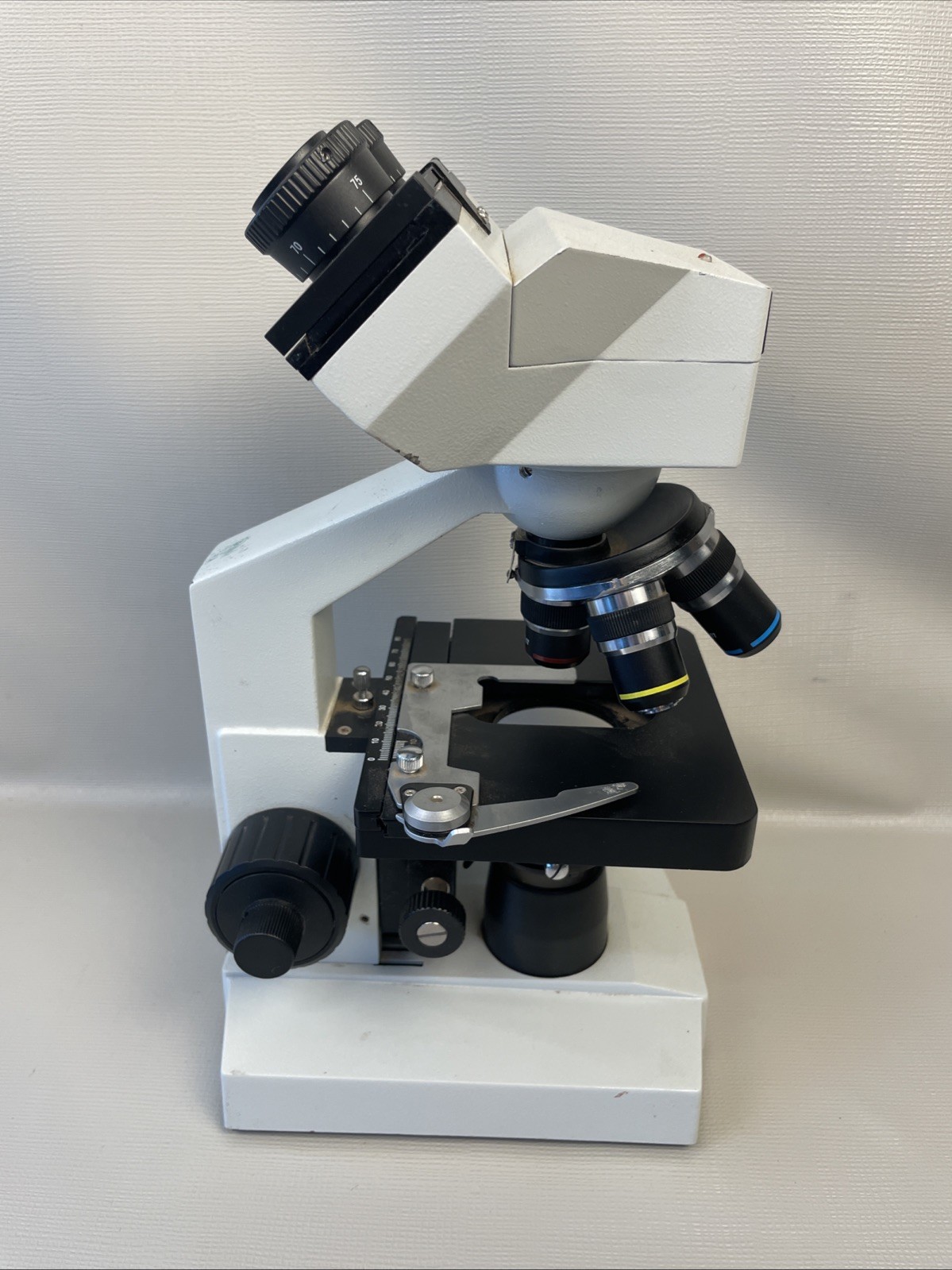 Omax M82E Compound Lighted Microscope No Eye Pieces