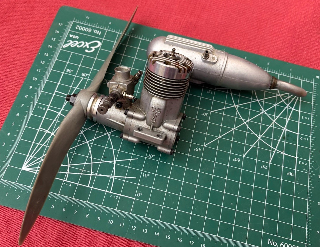 Nice Shape Used Vintage OS 40 FSR 4B Carb With Prop, Great Compression, Clean!
