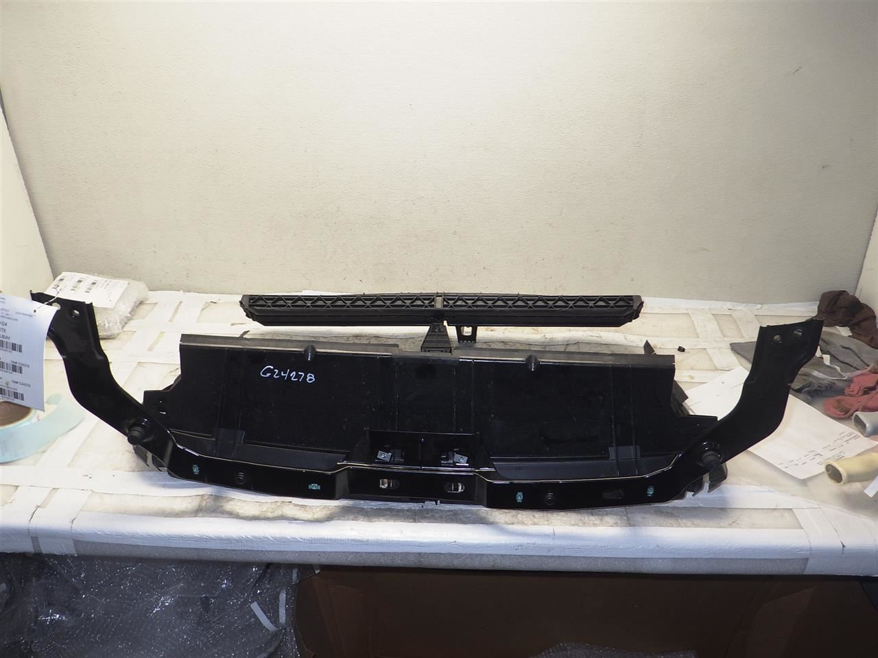 2024 Terrain Denali 1.5L Upper/Lower Air Shutter 1641147
