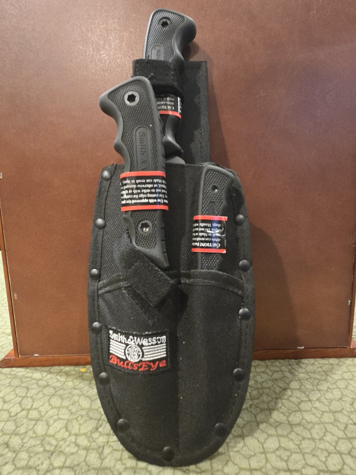 Smith Wesson Bullseye Knives Set of 3 Practically Brand New See Pictures.