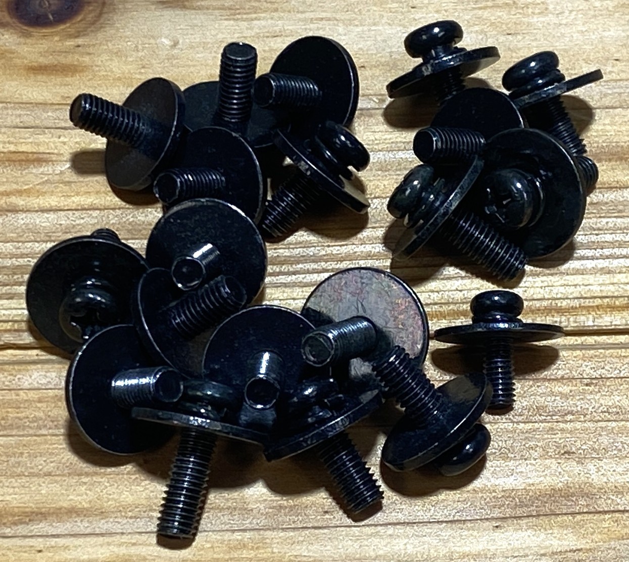 20 Black M5 Drum Lug Screws