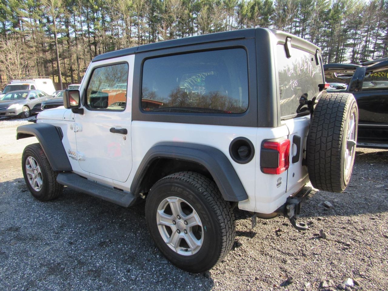 TJ 2019 Glove Box 1031423