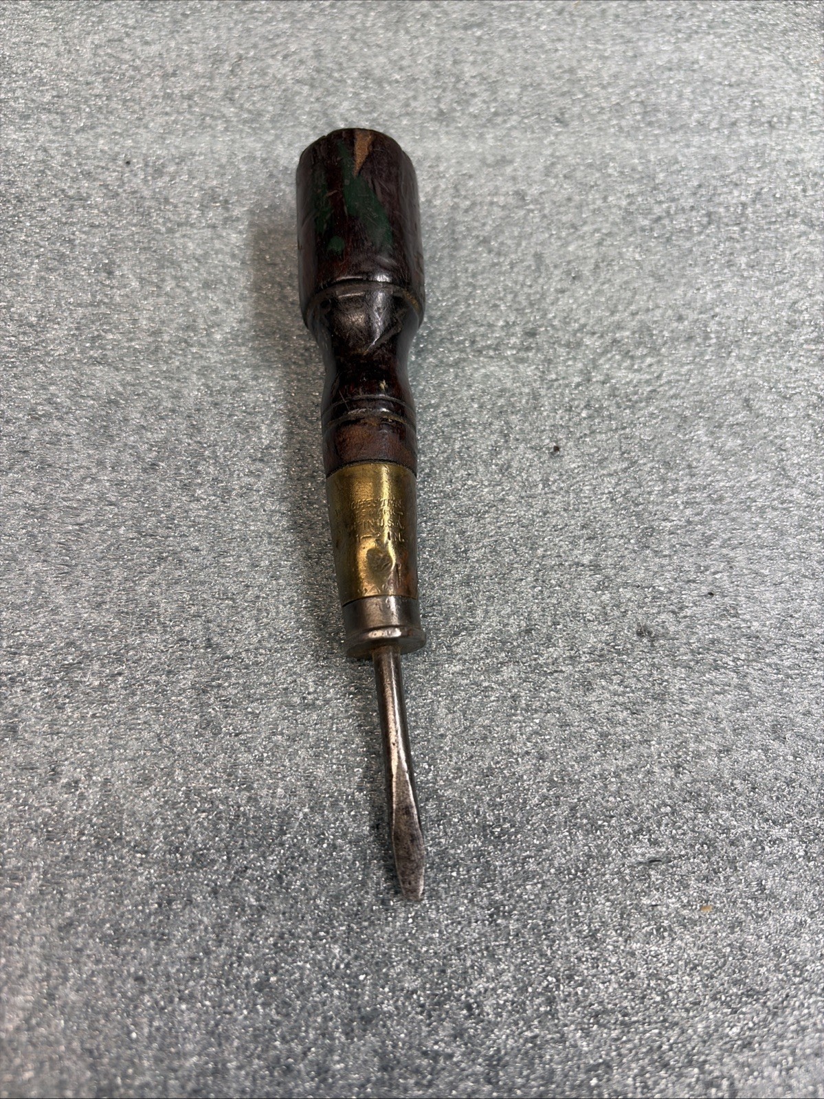 Vintage Winchester Regular Pattern Screw Driver #7101 2" Wood Handle Screwdriver