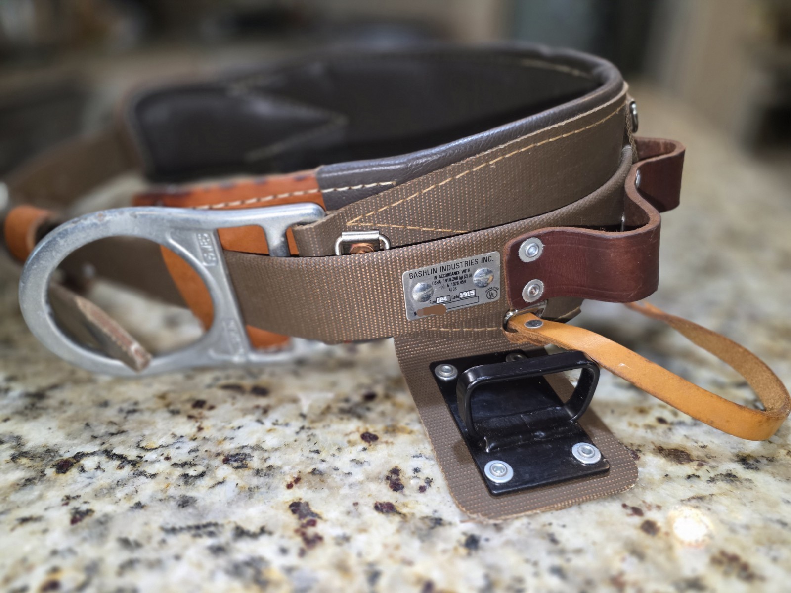 Bashlin Industries Inc. 1511N Utility Belt Harness with Metal Hooks Brown