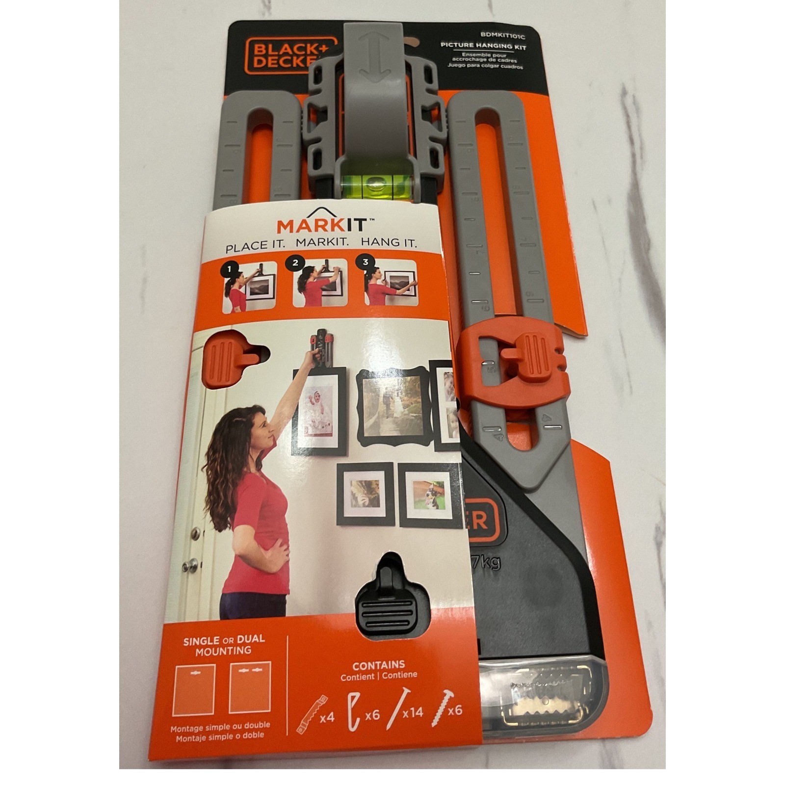 Black + Decker Mark It Picture Hanging Kit Level Marking Tool BDMKIT101C New