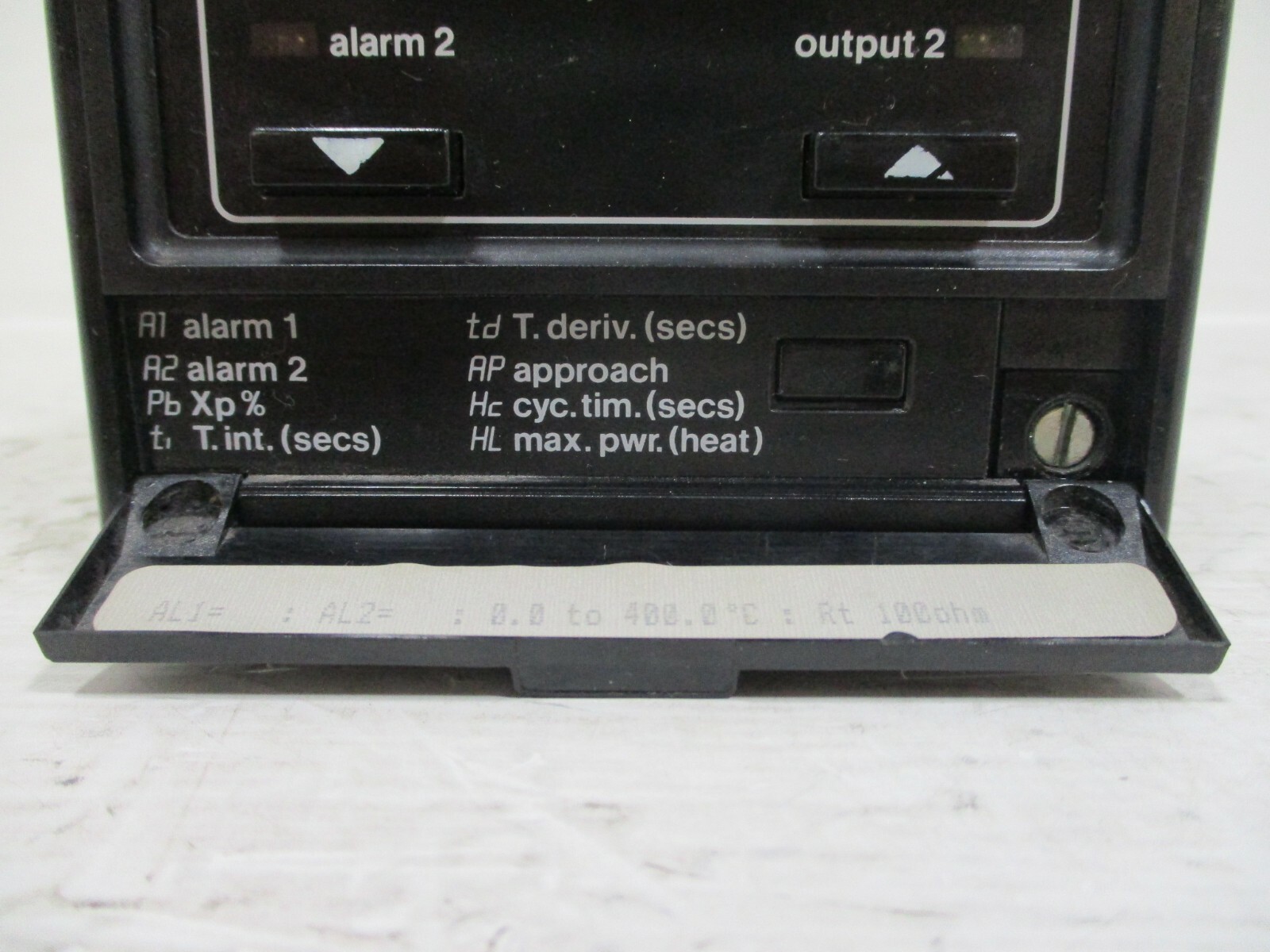 Eurotherm 810-047-000-070 Digital Temperature Controller 0-400 Celsius Control