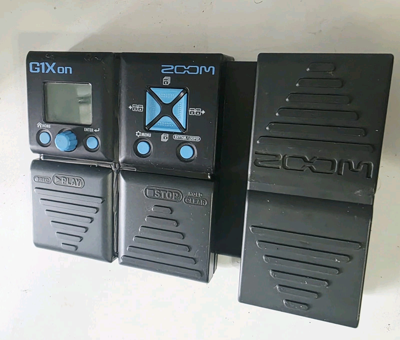 Zoom G1X-on Multi-Effects Pedal  Stomp Box - used works great