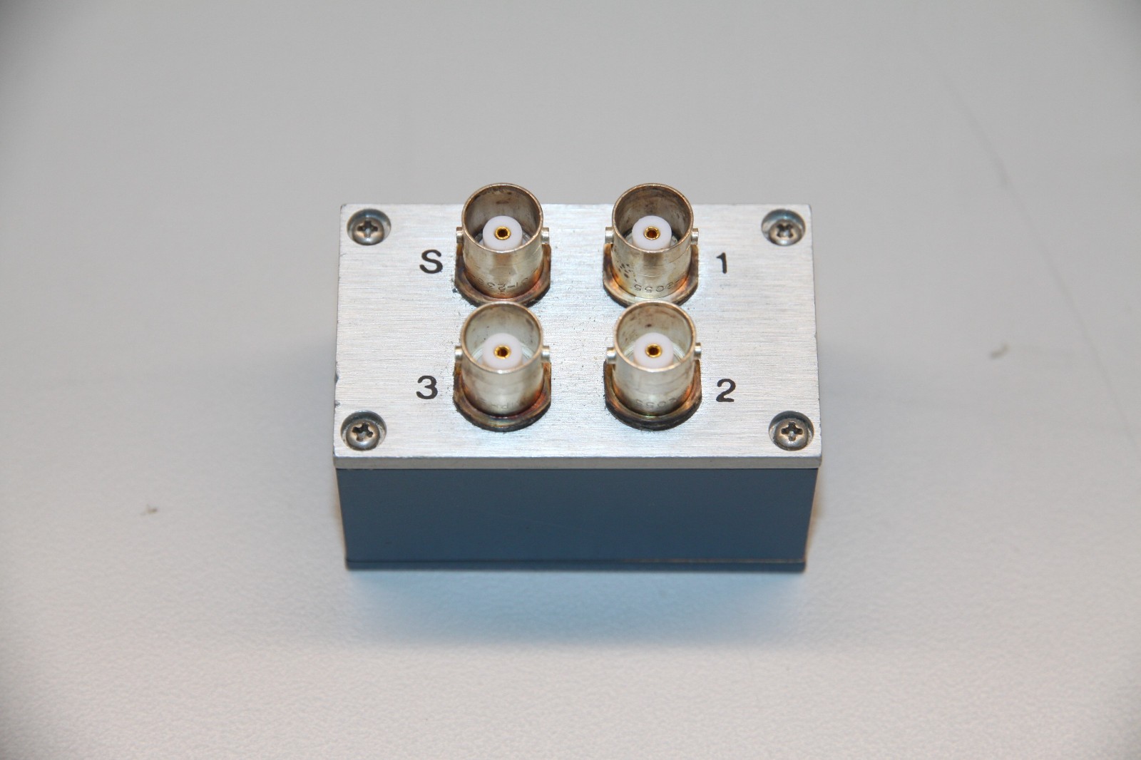 Mini-Circuits ZSC-3-2 Three Way RF Power Splitter Combiner 50Ω BNC