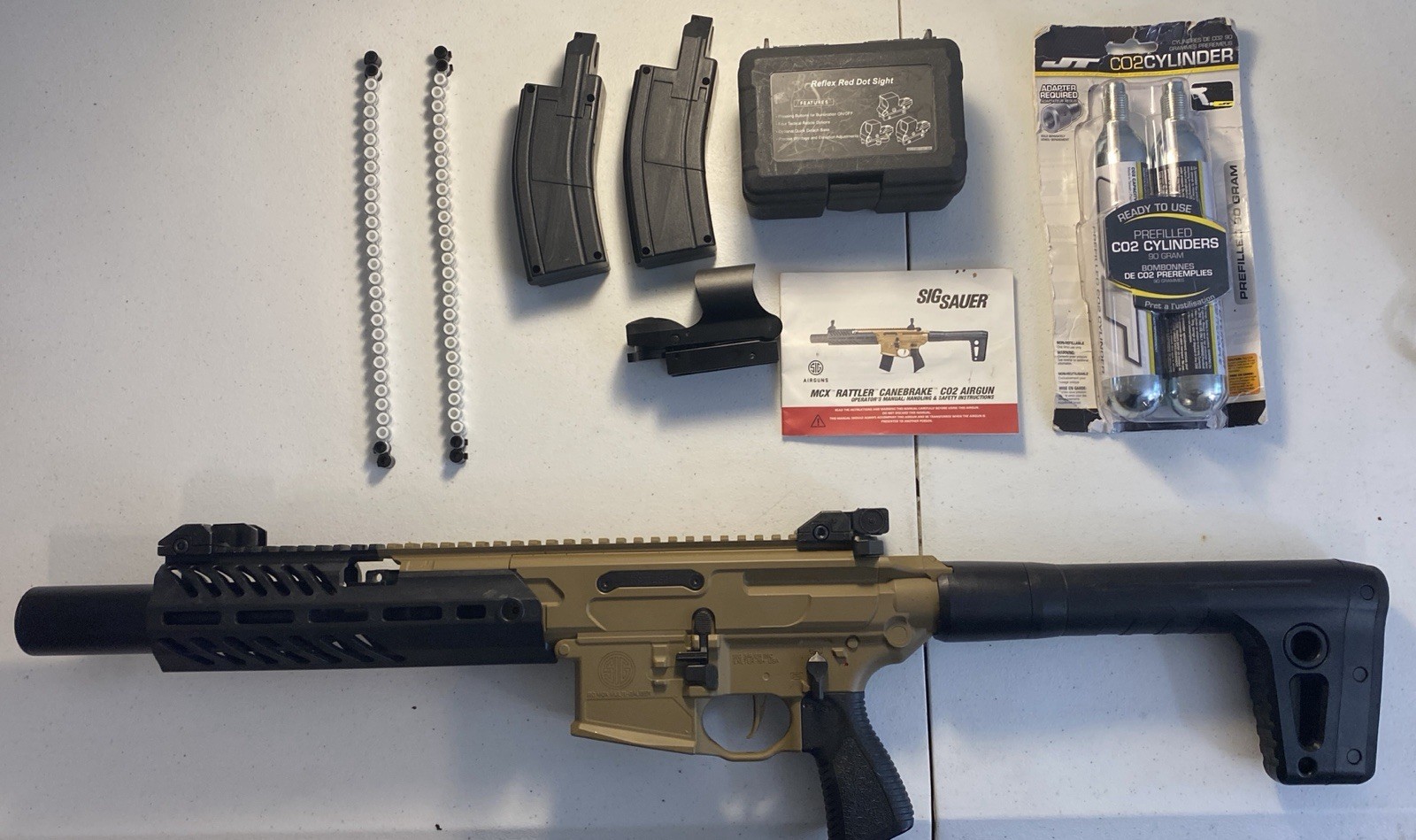 SIG SAUER MCX Rattler Canebrake .177 Pellet CO2 Air Rifle extra mag Co2 red dot
