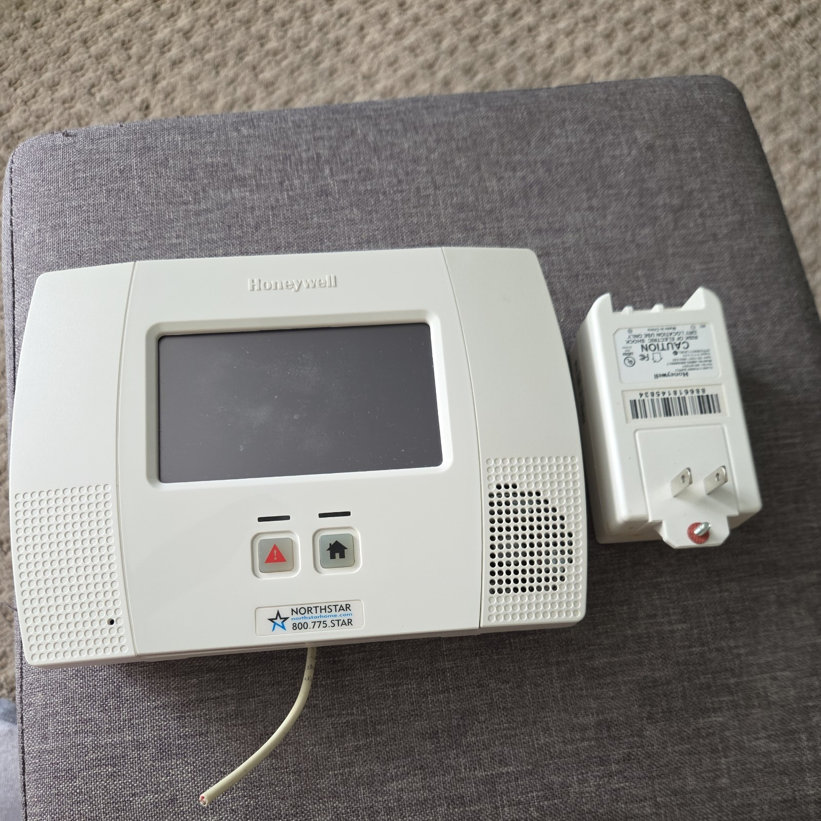 Honeywell Lynx Touch L5200 Touchscreen Alarm Control Panel White LynxTouch2