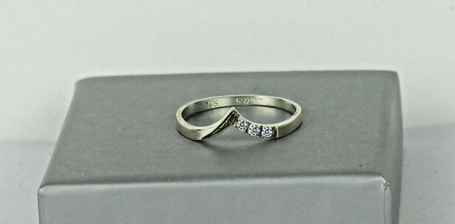 Gentle Silver 925 Ladies / Kids  Ring With 3 Cubic Zirconia + Gift Bag