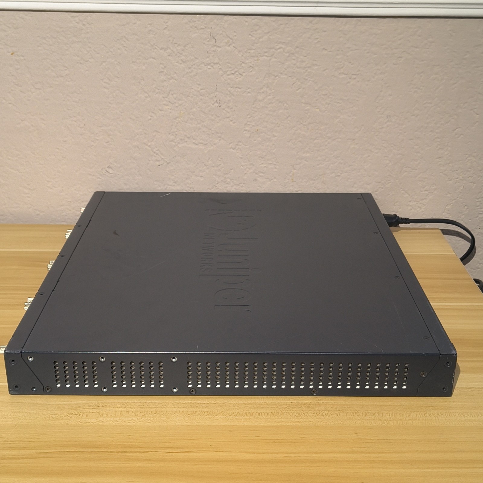 Juniper Networks SRX240H Enterprise OEM Firewall Gateway