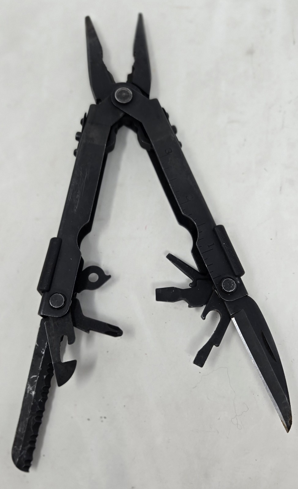 Gerber Multi-Plier 600 Carbide Multiplier Multitool Knife Pliers With Case Black