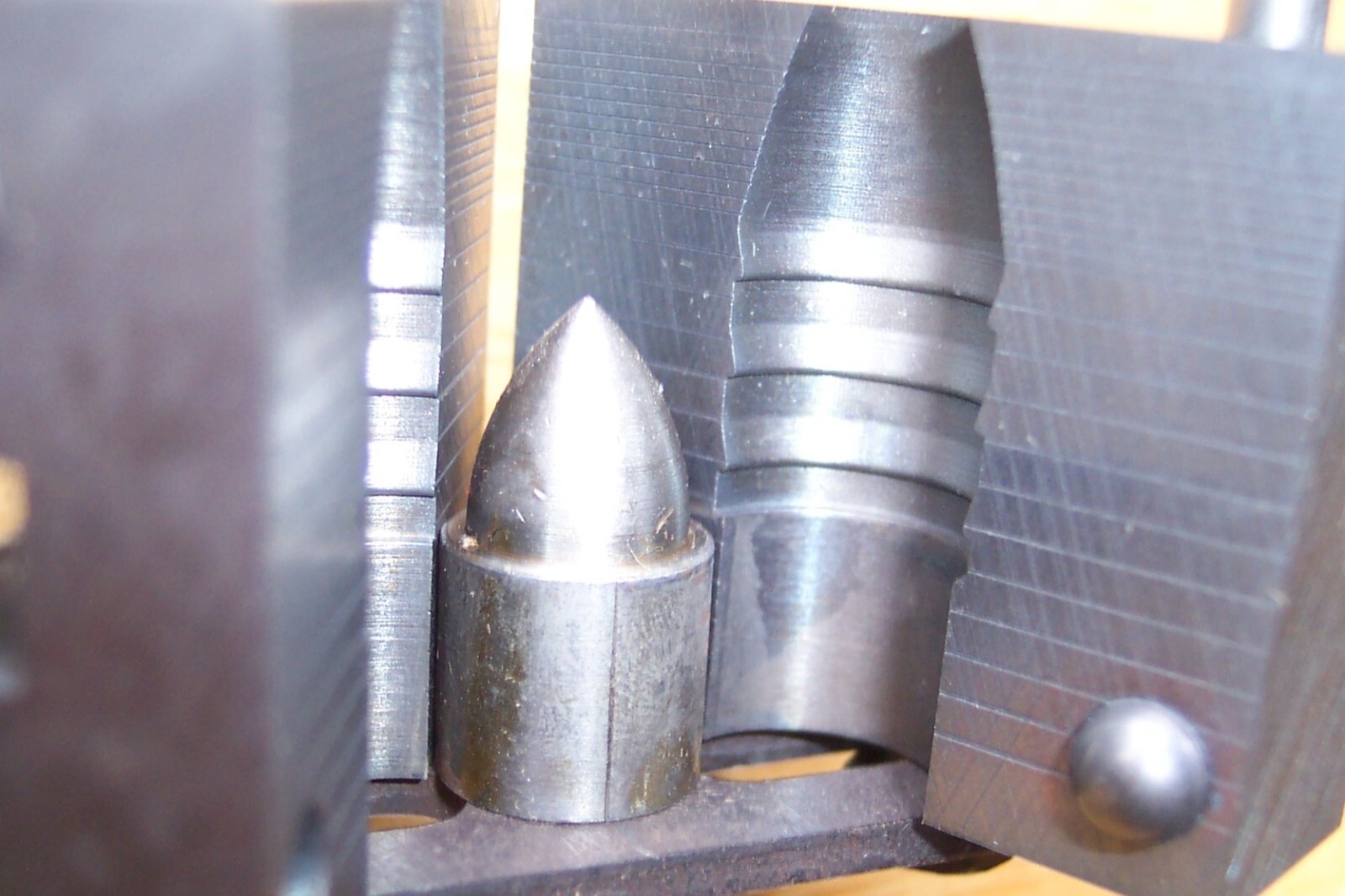 RCBS DISCONTINUED 58-500-M .575 DIAMETER 500 GRAIN HOLLOW BASE MINI BALL MOLD
