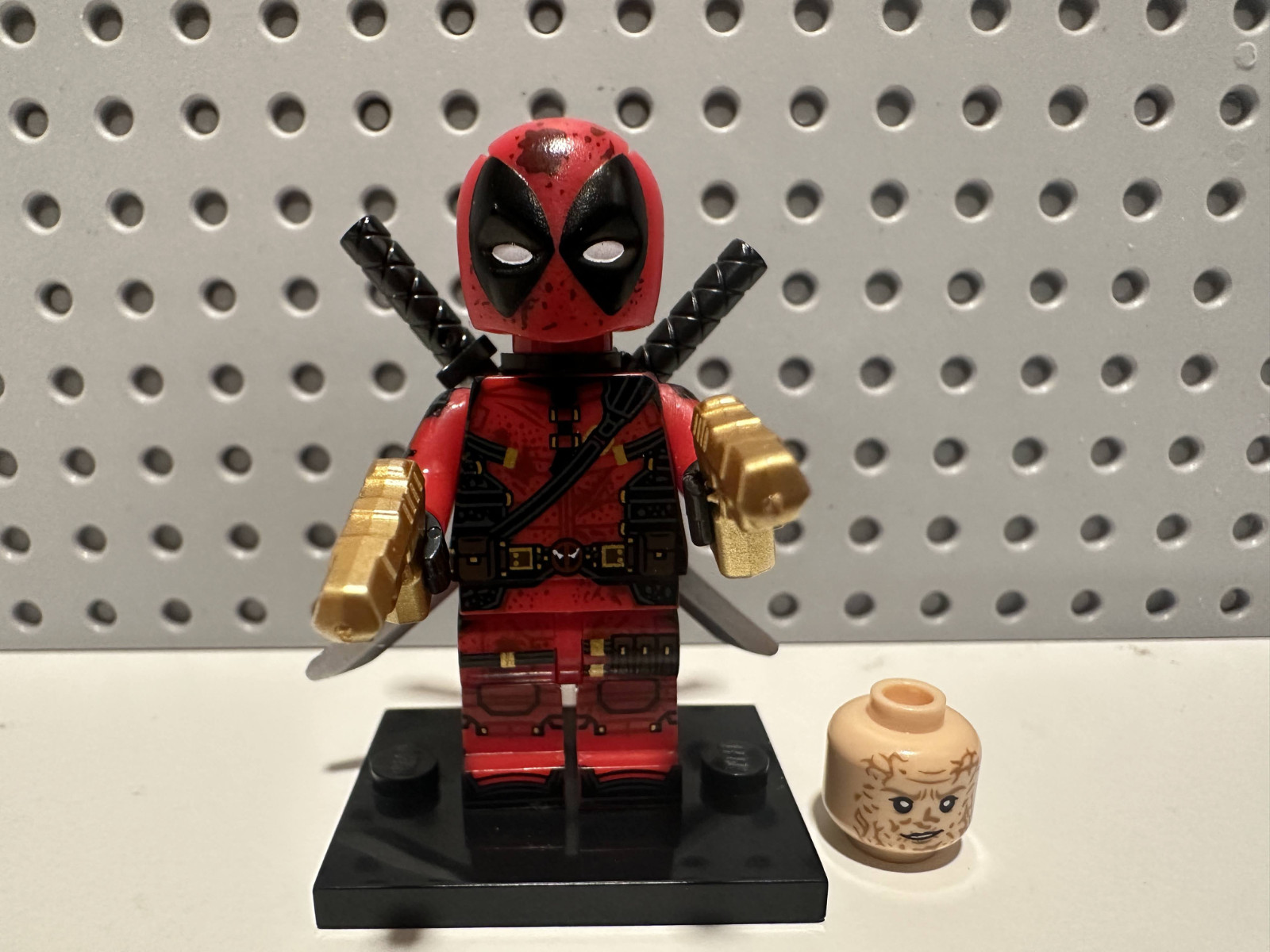 LEGO Marvel Deadpool Bloody Custom MInifgure New