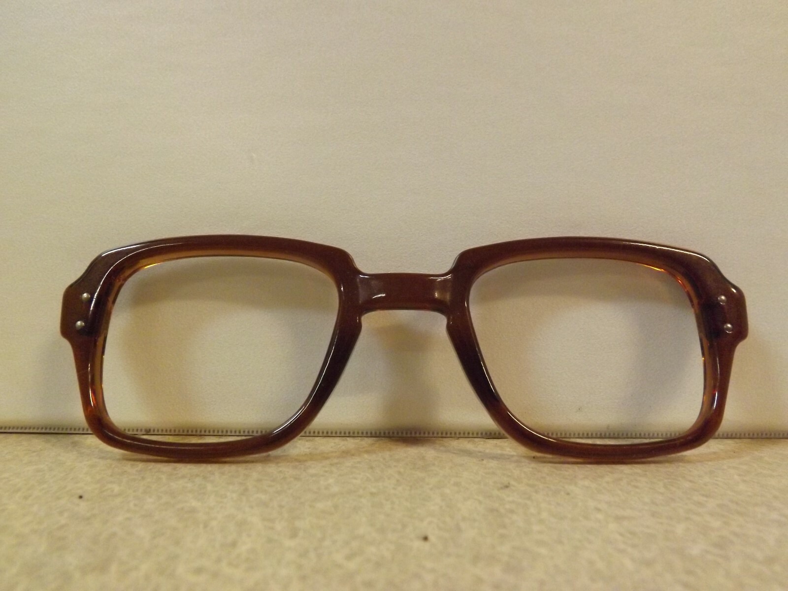 FRONT,SPECTACLE BROWN 52 EYE, 26 BRIDGE