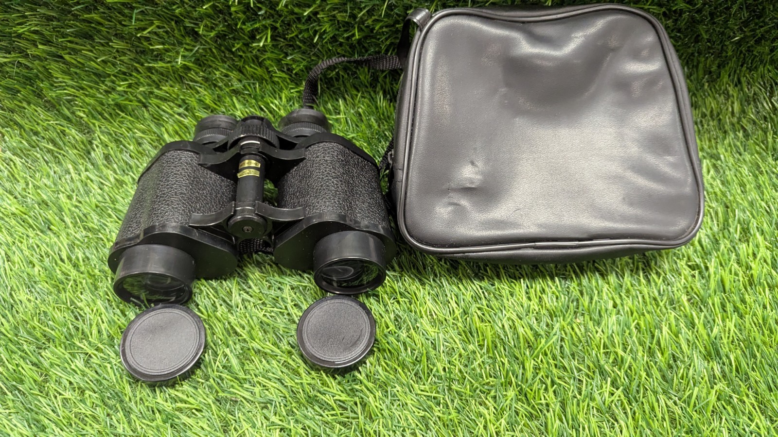 Sakar 8x30 Field 7.5” 394 Ft. 1000 Yds. Binoculars With Carry Bag Case
