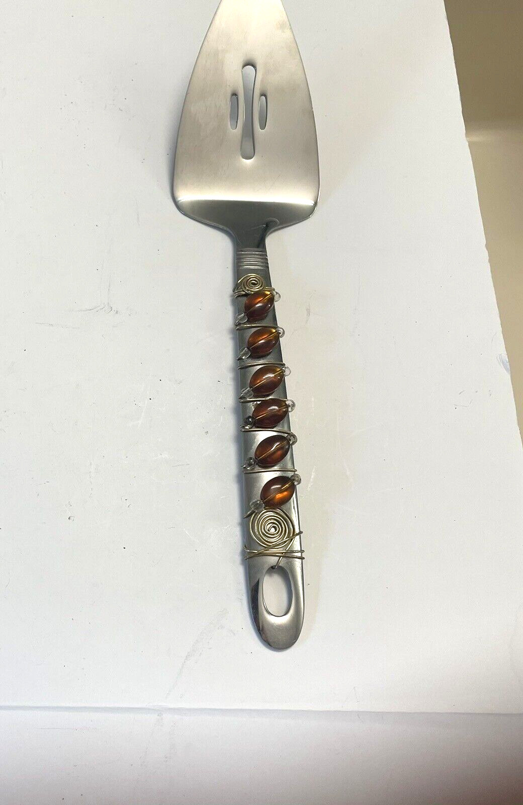 Oneida  Beaded Cake Server/ Spatula   Wire Wrapped  11 inches Amber Color Beads