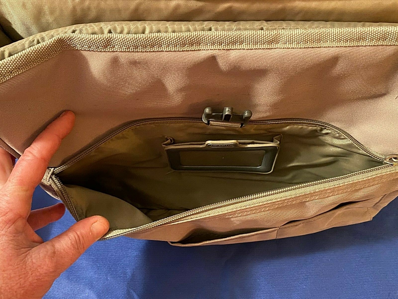 Targus Shoulder Computer Bag Designed for Dell