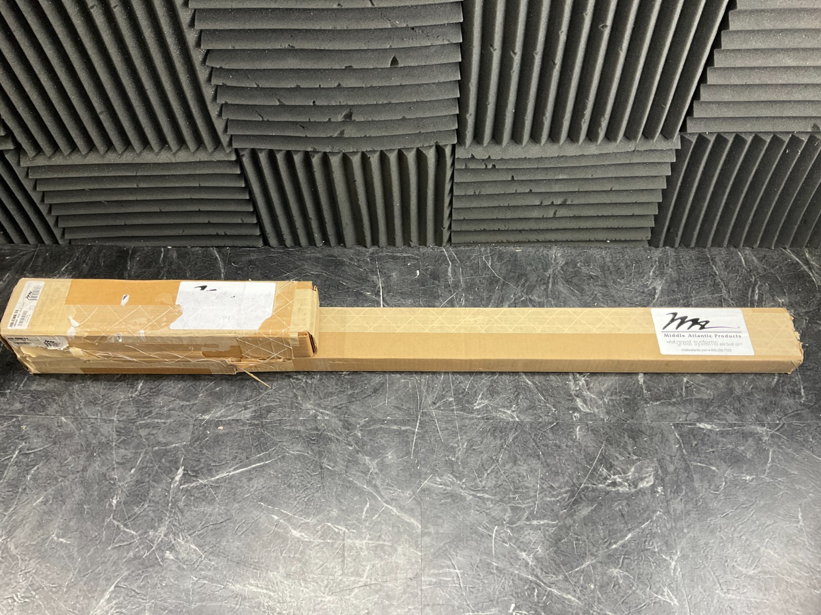 Middle Atlantic 24 RU Rackrail RFR-ERRK-24 ✅ ❤️️ ✅ ❤️ BRAND NEW! SEALED!