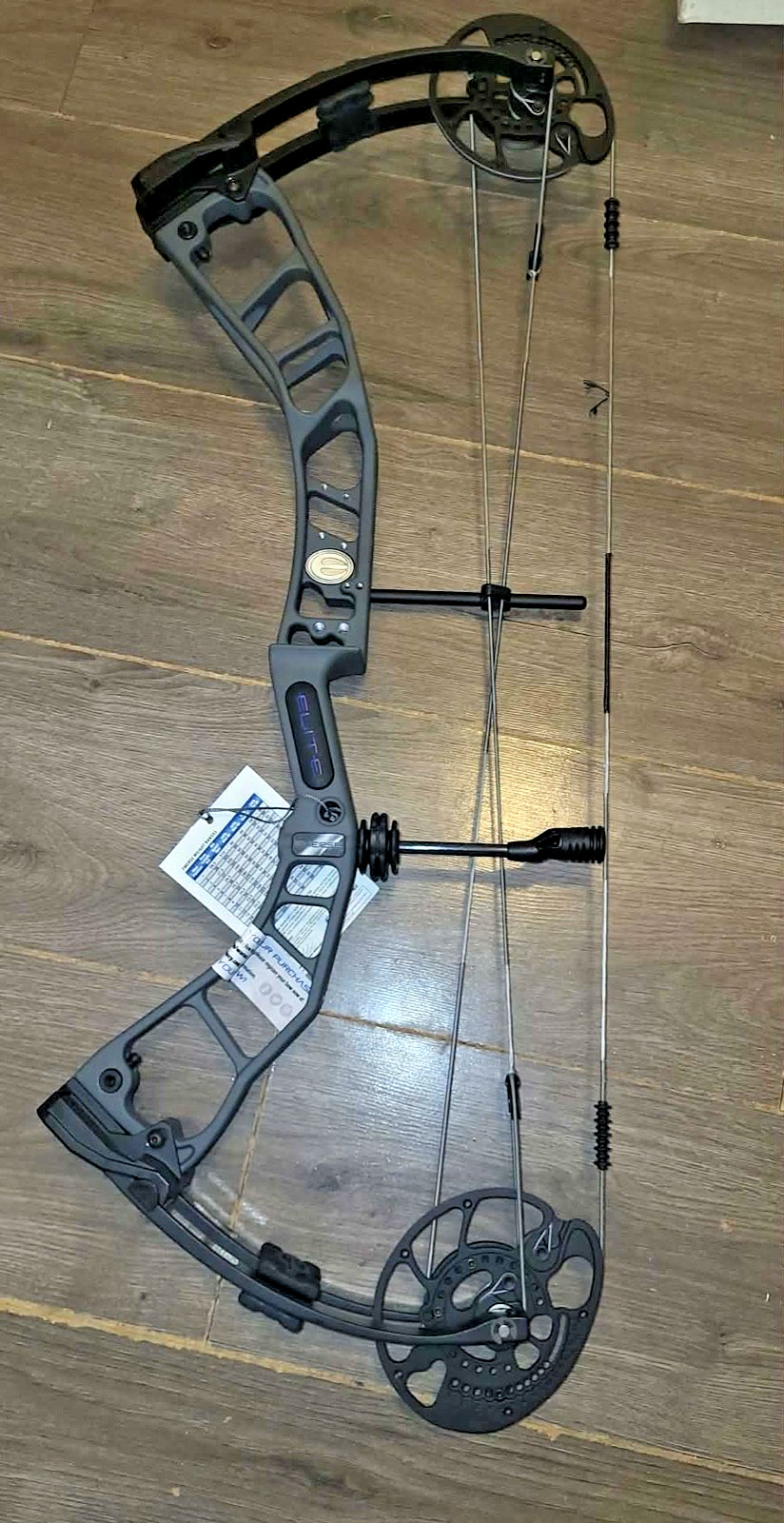 NEW ELITE EMERSE BOW 20"-28.5" " right hand 30-60lbs
