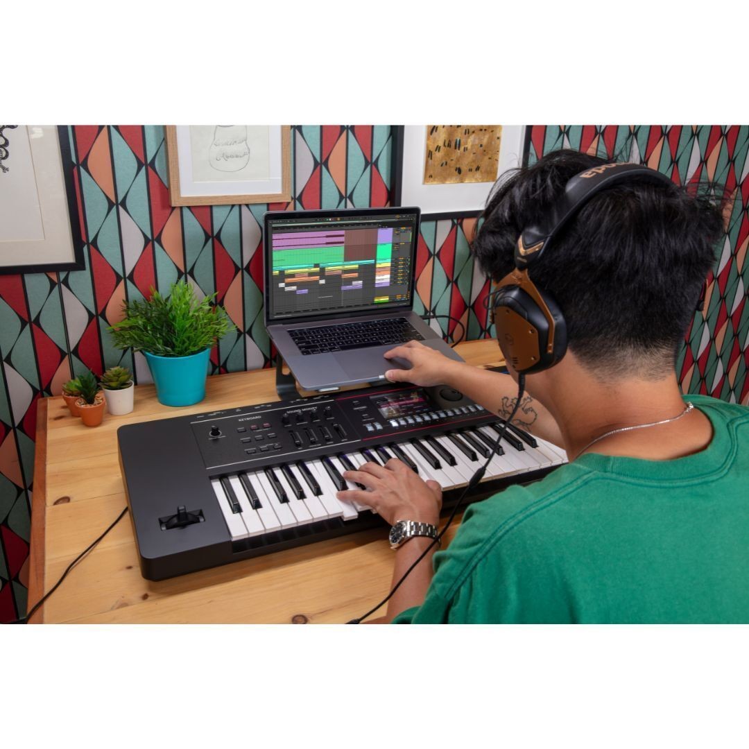 Roland JUNO-D8 88-Key Keyboard Synthesizer