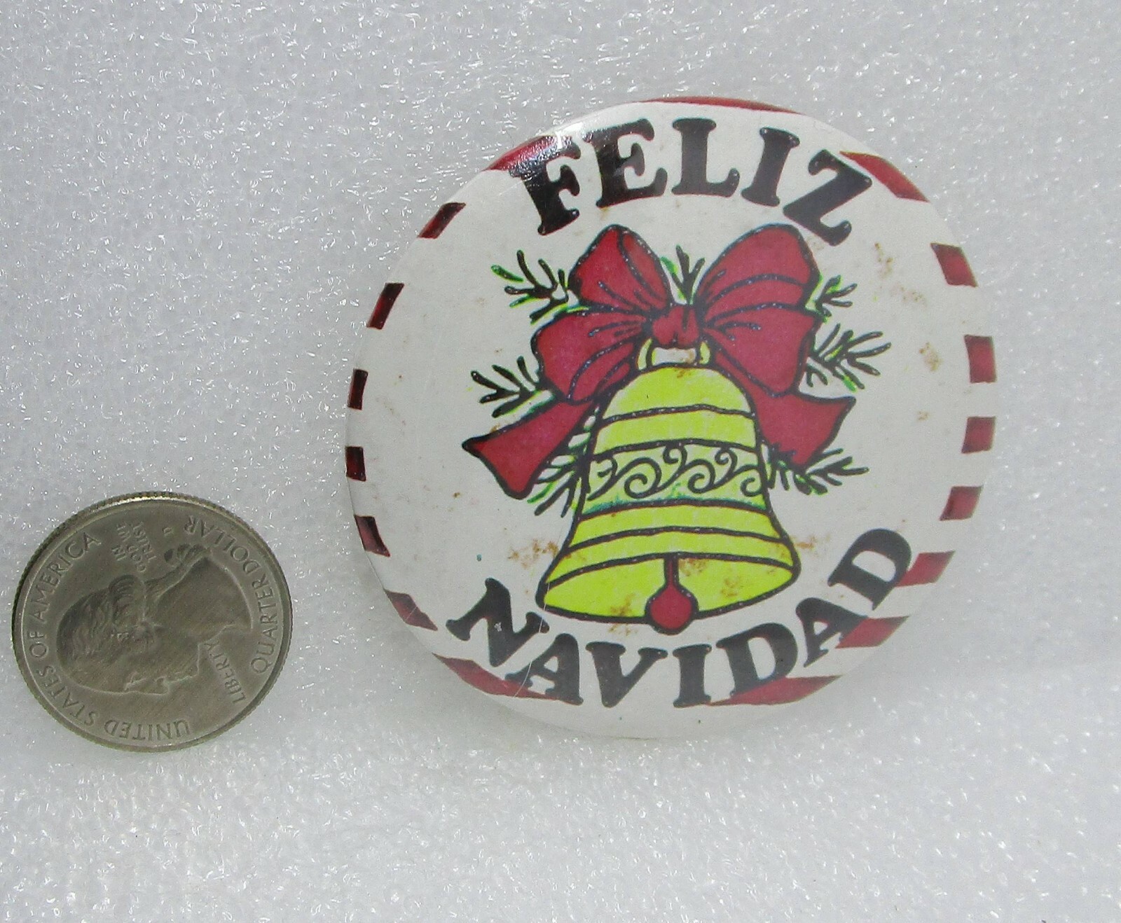 Feliz Navidad Button Pin