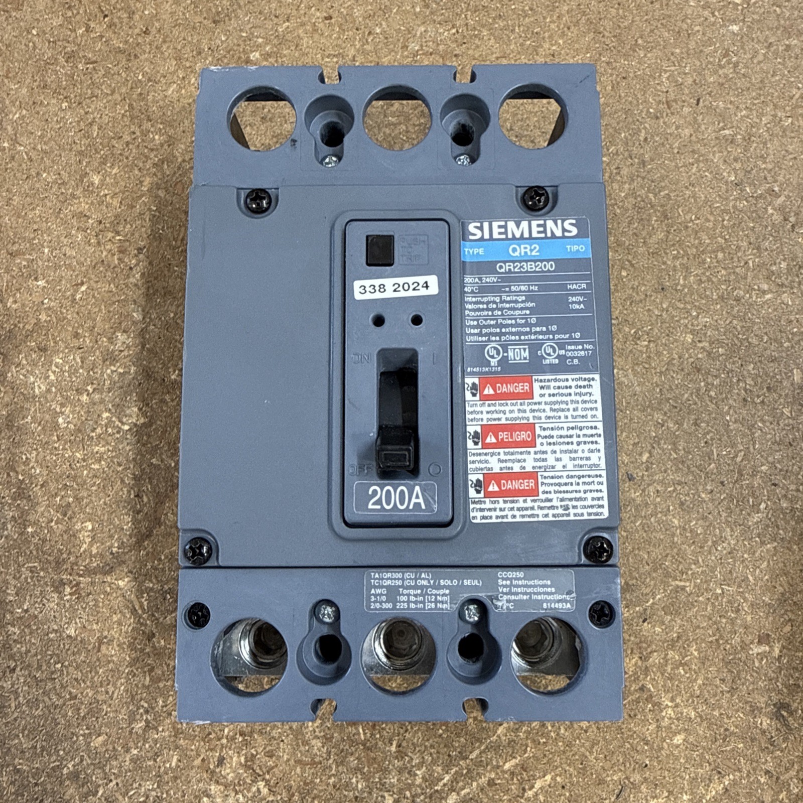 New SIEMENS QR23B200 200 Amp 3 Pole 240VAC 3 Phase 10kA Type QR2 Circuit Breaker