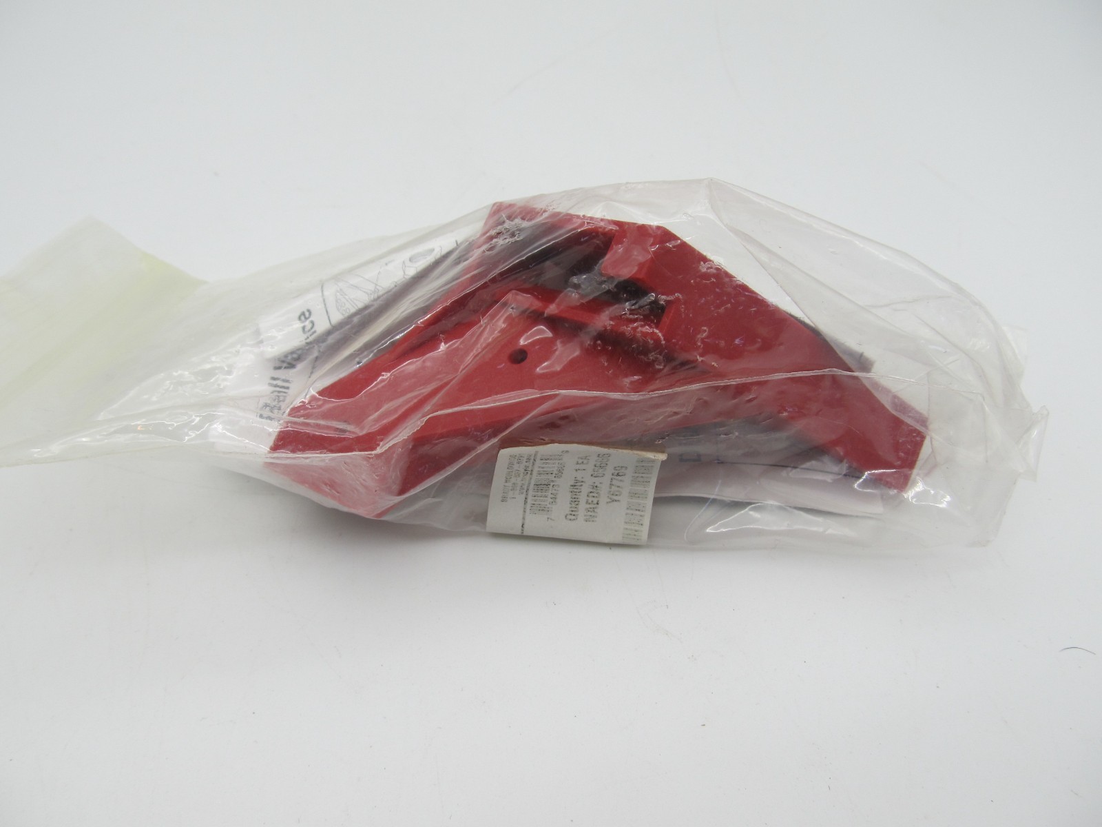 Brady - 65666 Ball Valve Lockout, Small, for 1/4" - 1" Outside Pipe Diameter